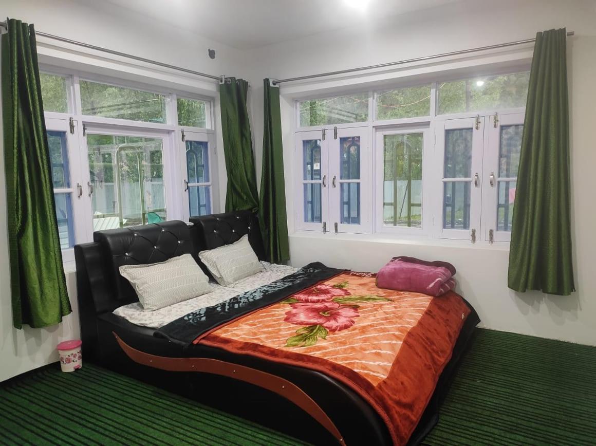New Delight Hotel Kanzalwan Exterior photo