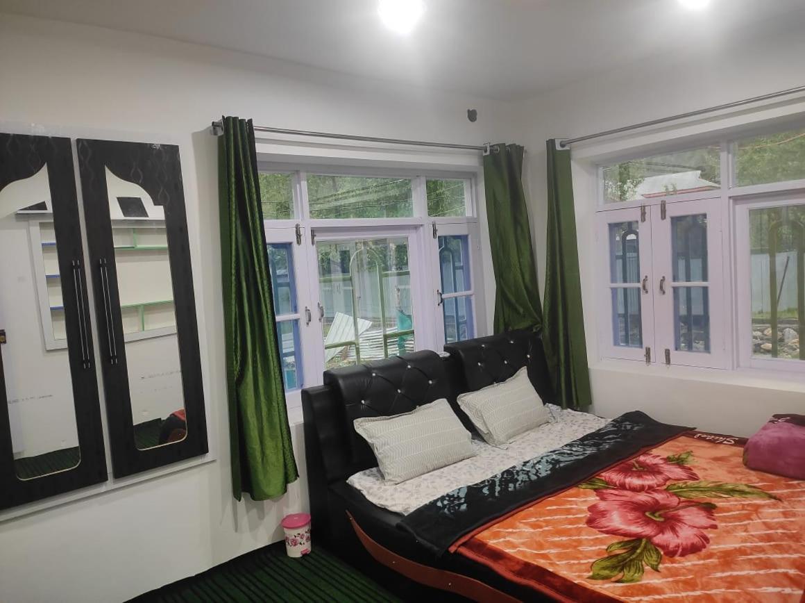 New Delight Hotel Kanzalwan Exterior photo